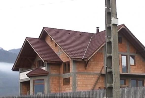 O primăriţă din Vâlcea i-a dat autorizaţie de construcţie fiului ei, poliţist în comună, peste un castru roman vechi de aproape 2000 de ani