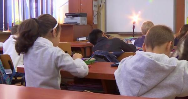 Pază sporită în şcolile din Capitală, de teama pedofililor. Părinţii vor avea o nouă obligaţie (Video)