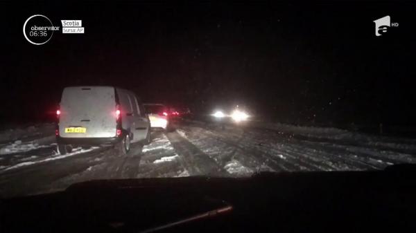 Ninsorile au paralizat Europa şi Statele Unite. Peste 700 de zboruri au fost anulate, alte 500 au întârzieri