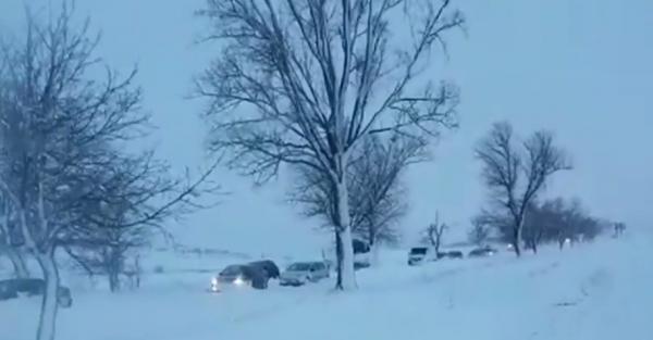 România sub nămeţi. Constanţa şi Tulcea au fost paralizate de zăpada viscolită cu 100 kilometri/ oră