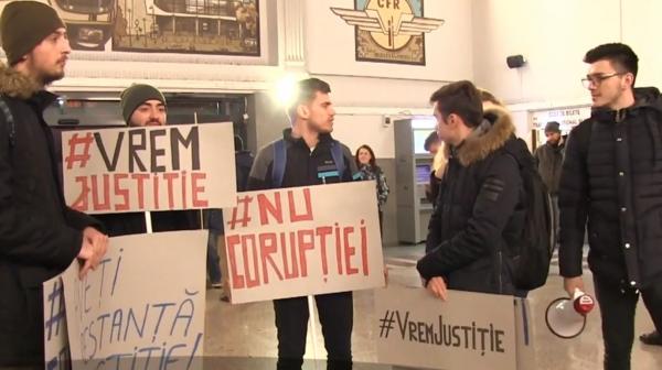 Protestatarii din Capitală au venit şi de la 3.000 kilometri distanţă ca să strige împotriva Legilor Justiţiei