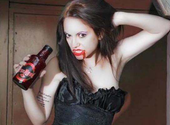 Poliţistă româncă din Marea Britanie şi-a şocat superiorii cu semne obscene şi la audieri (Video)