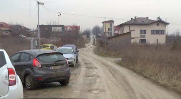 Străzi ca-n Evul Mediu în Bucureşti. Peste 200 de străzi sunt încă neasfaltate în Capitală