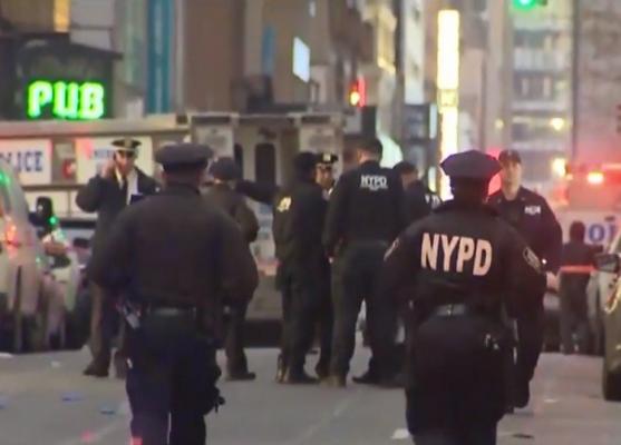Un turist român a fost împuşcat în spate, la New York. Poliţia nu ştie încă ce s-a întâmplat, cu exactitate