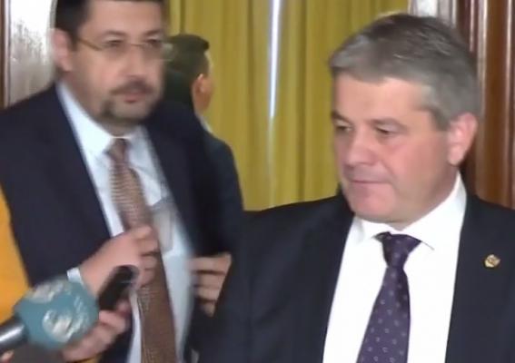 Pacienţii cer înlăturarea lui Florian Bodog de la cârma Ministerului Sănătăţii!