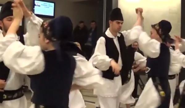 România s-a transformat într-o imensă Horă a Unirii. În mai toate oraşele ţării au avut loc manifestaţii grandioase de Ziua Unirii Principatelor