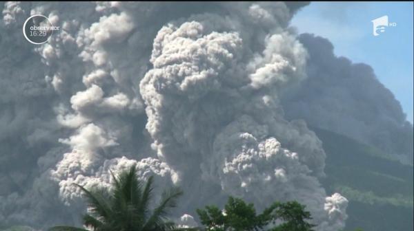 Şedinţă foto lângă un vulcan activ din Filipine