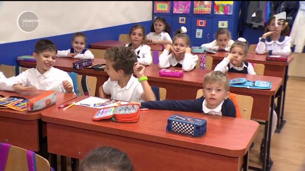 Noutăţile anului şcolar 2018-2019. Părinţii cer vacanţe mai lungi pentru copii (Video)