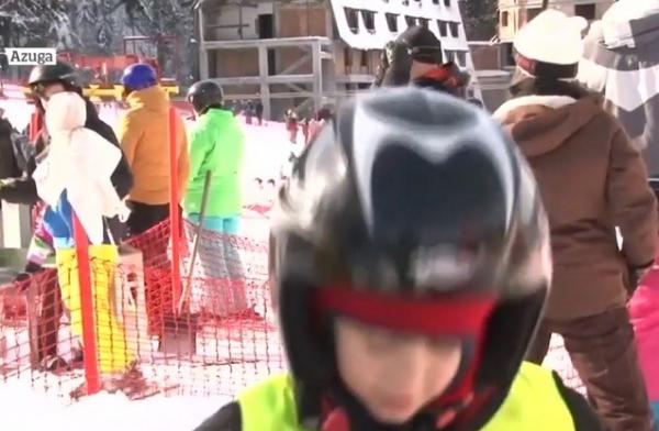 Vremea bună a adus mii de turişti pe pârtiile din toată ţara