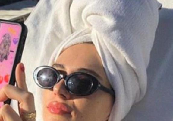 Poza cu prosopul, noua modă pe internet