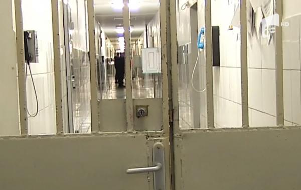 Violatorii recidivişti ar putea obţine pedepse reduse, dacă acceptă să fie castraţi chimic (Video)