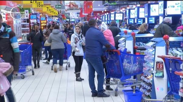 Românii, fruntaşi la consum în U.E. Specialiştii se tem că e semn de criză economică