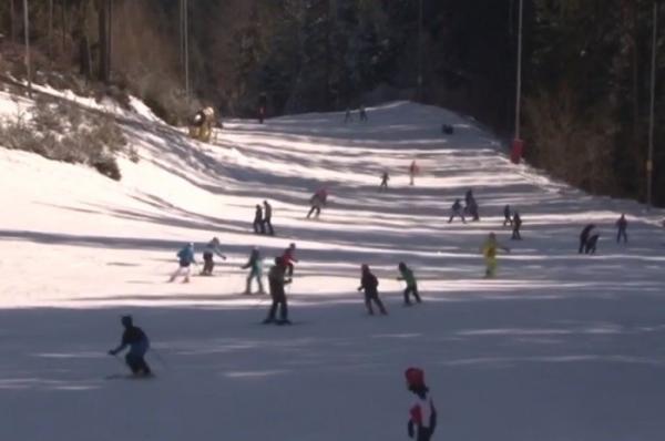 Scurta vacanţă dintre semestre, prilej de evadare pe pârtii