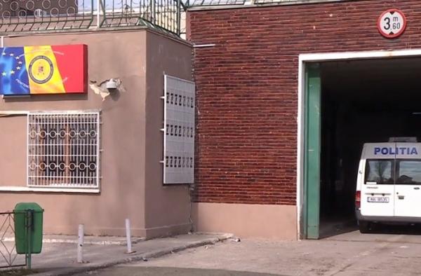 La spitalul penitenciar Rahova ajungeau deţinuţii rupţi în bătaie de gradieni. Directorul spitalului, ridicat de mascaţi
