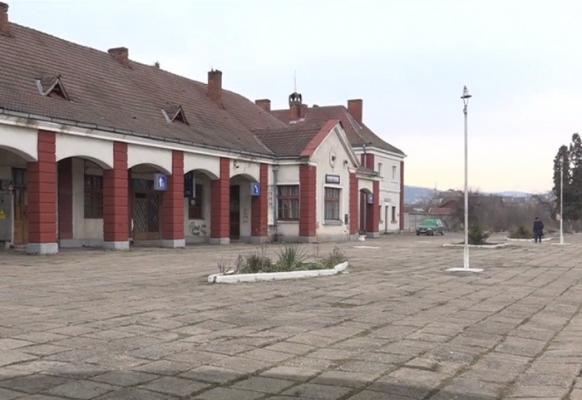 Gara din Hunedoara va fi închisă şi niciun tren nu va mai trece pe aici