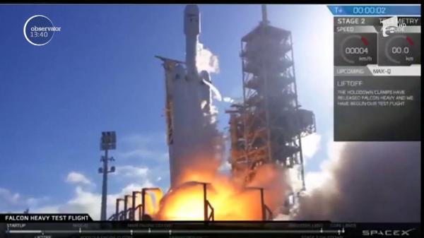 Racheta Falcon Heavy, lansată cu succes. Maşina lui Elon Musk a ajuns în spațiu (Video)