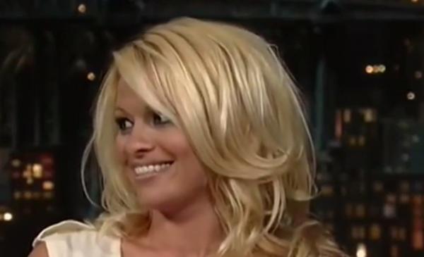 Elixirul tinereţii, 'descoperit' de Pamela Anderson. Actriţa s-a îndrăgostit de un bărbat cu 18 ani mai tânăr (Video)