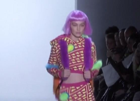 Gigi Hadid a făcut senzaţie pe podium la Săptămâna Modei de la New York