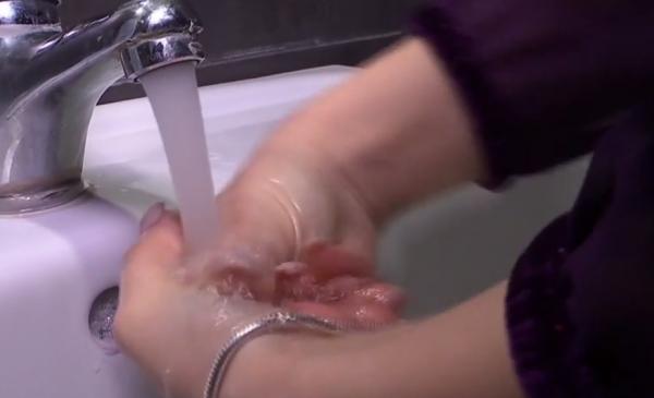 Pericol pentru sănătate! Gelul antibacterian ne-ar putea îmbolnăvi. Avertismentul tras de medicii specialişti