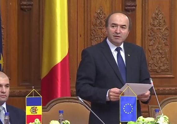 Zi decisivă pentru Kovesi. Ministrul Justiţiei s-a întors mai devreme din Japonia, după scandalul DNA