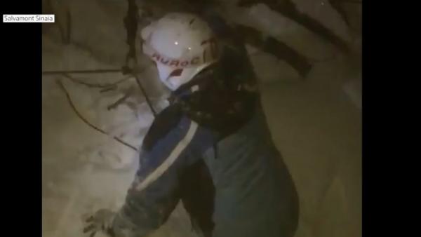 Filmul salvării dramatice a celor 7 turişti blocaţi în nămeţii din Bucegi
