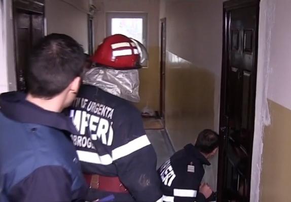 O nouă misiune delicată pentru pompierii constănţeni. Au salvat un alt copil de cinci ani, încuiat singur în casă