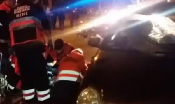 Imagini şocante pe trecere, la Constanţa. Copil ucis, după ce familia lui a fost spulberată de un şofer începător