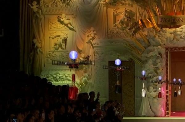 Dronele, noile manechine ale casei de modă Dolce &Gabbana