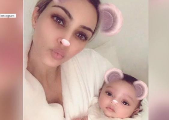 Kim Kardashian, prima poză cu micuţa Chicago postată pe Internet (Video)