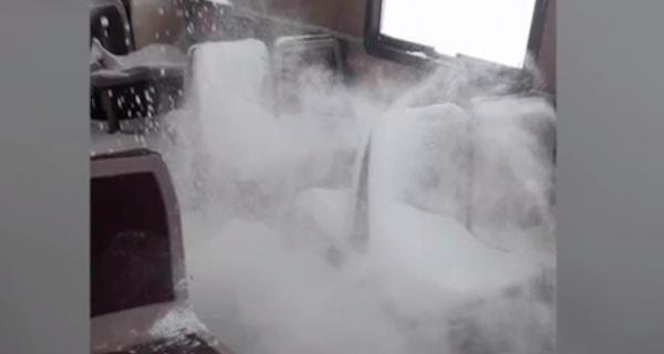 Vremea extremă a dat peste cap şi traficul feroviar