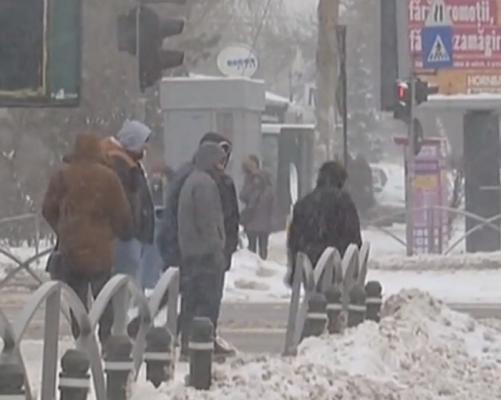 Şcolile şi grădiniţele de stat din Bucureşti rămân închise până la sfârşitul săptămânii