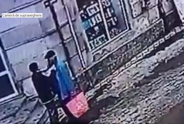 Un bătrân din Suceava a fost prădat de un hoț "prietenos", pe stradă