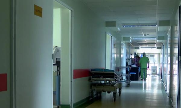 Acuzaţii grave la Spitalul Judeţean din Braşov, unde un pacient a murit sub privirile fiului său