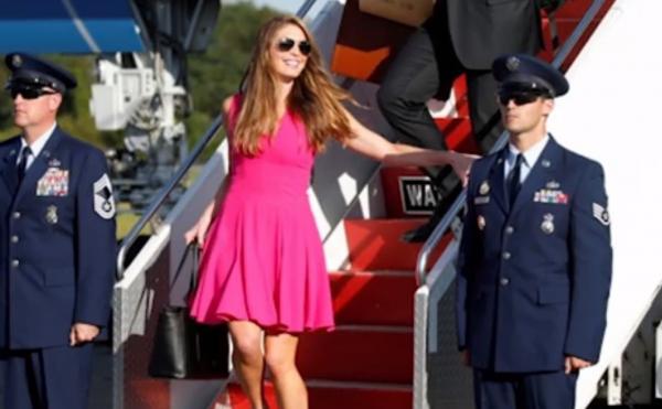 Hope Hicks, consiliera fotomodel a lui Donald Trump, şi-a semnat demisia