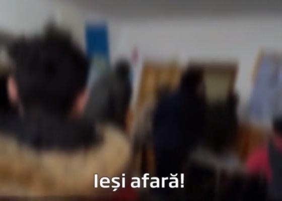 O profesoară din Dolhasca a fost filmată lovind un elev, la oră