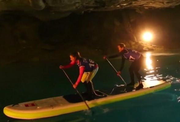 Concurs acvatic pe un lac subteran din Alpii Elveţieni