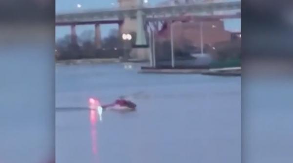 Prăbușirea unui elicopter cu turiști în New York a fost filmată