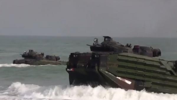 Exerciţiu militar de amploare pe plaja de la Capul Midia din Constanţa