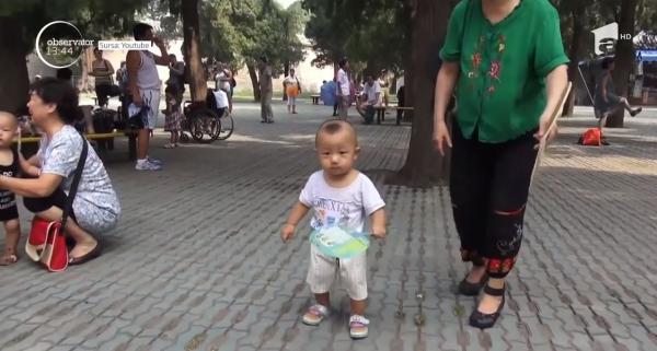 Chinezii vor putea avea mai mulţi copii. Autorităţile de la Beijing pregătesc o nouă politică