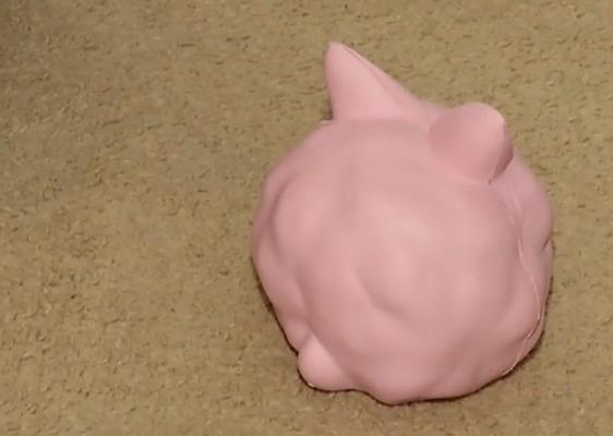 După kendama şi spinner, a apărut squishy. Jucăria poate avea diferite forme, culori, dar şi arome