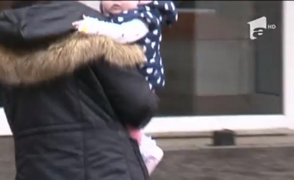 Fetiţă de un an şi două luni din Iaşi, căzută de la etajul unei vile