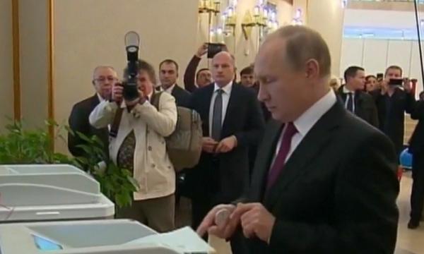 Vladimir Putin, la cârma Rusiei încă șase ani!