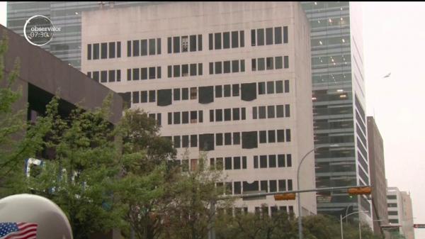 Mai multe străzi din capitala statului Texas, blocate pentru demolarea unei clădiri universitare, printr-o explozie controlată