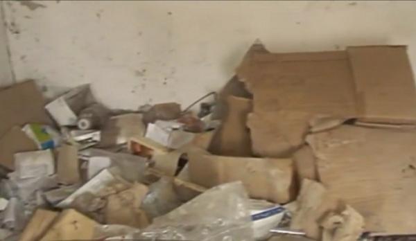 Deşeuri medicale au fost abandonate într-o clădire care a aparţinut Direcţiei de Sănătate Publică acum aproximativ 10 ani