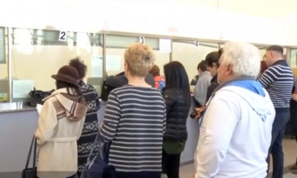 Ultima zi cu reduceri pentru plătitorii de taxe şi impozite care-şi achită dările către stat!