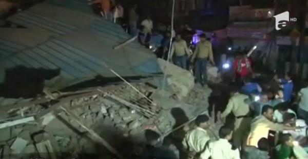 Hotel prăbuşit în India, după ce o maşină s-a izbit de un perete al clădirii. Tragedia surprinsă pe camere