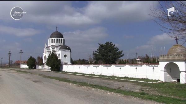 Cimitirul Eroilor din localitatea constănţeană Mircea Vodă se degradează de la o zi la alta