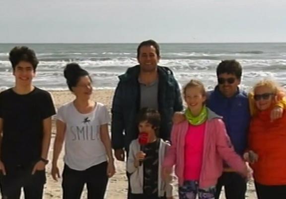 Vreme de vis pentru primii turişti de la mare