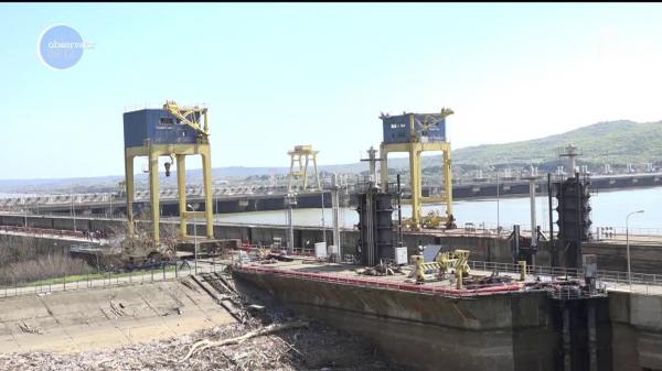 Pericol uriaş în Mehedinţi. Un petrolier a fost cuprins de flăcări la Porţile de Fier 1.