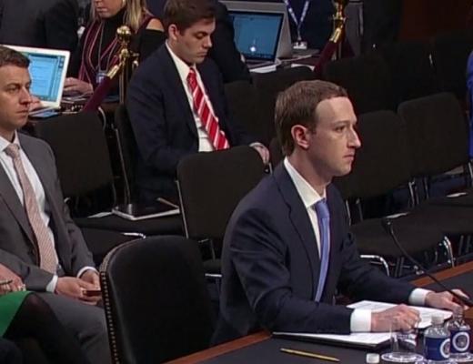 Mark Zuckerberg, răspunde în scandalul Facebook: iInclusiv datele lui au fost furate